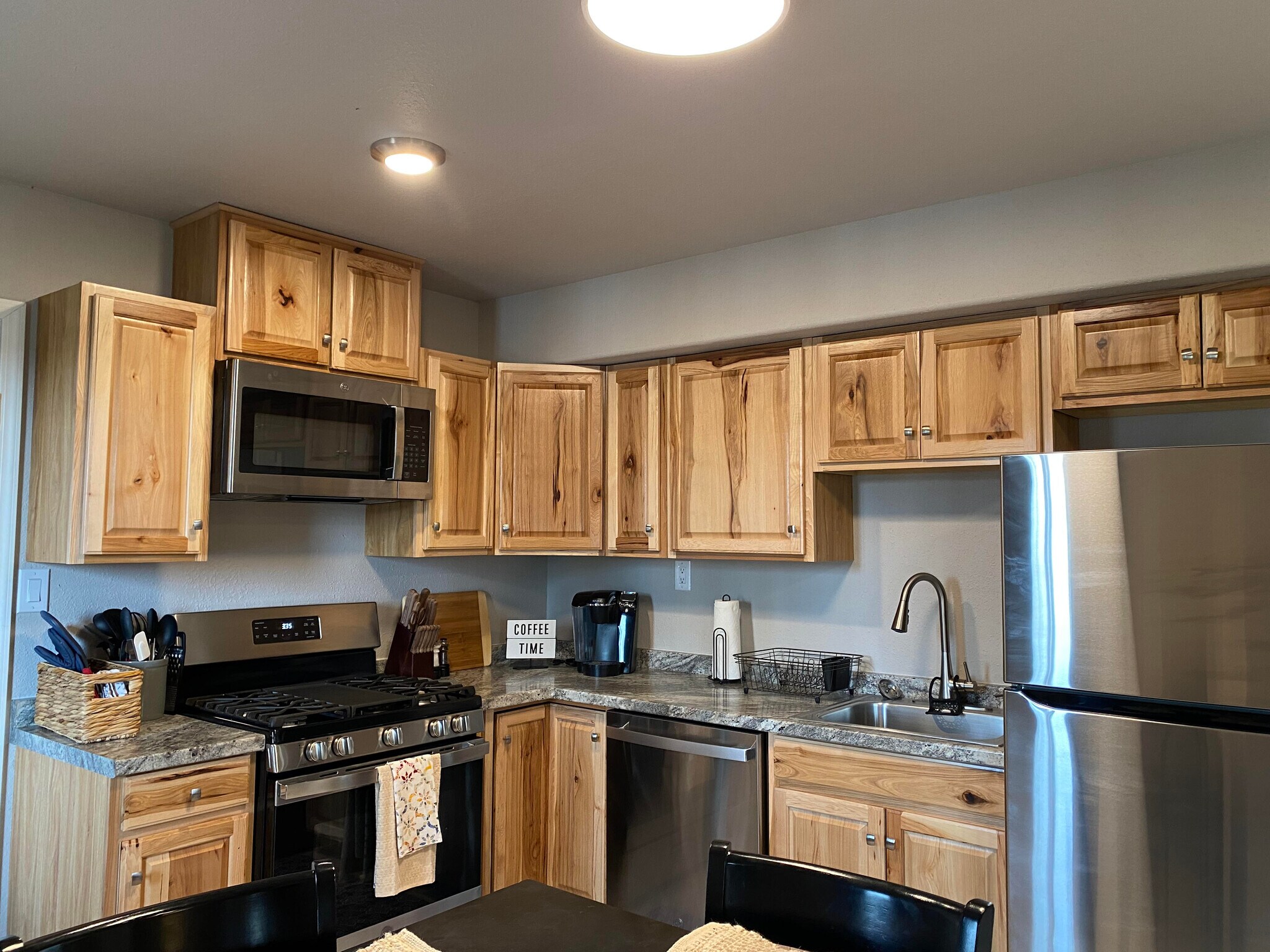 Building Photo - 6140 W Robin Hood Ln