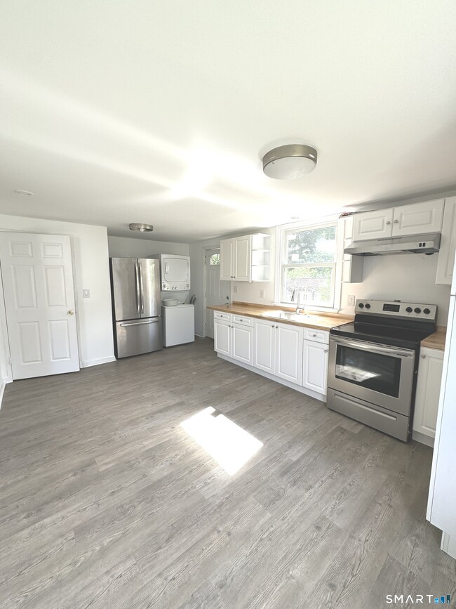 Building Photo - 110 Dirienzo Heights