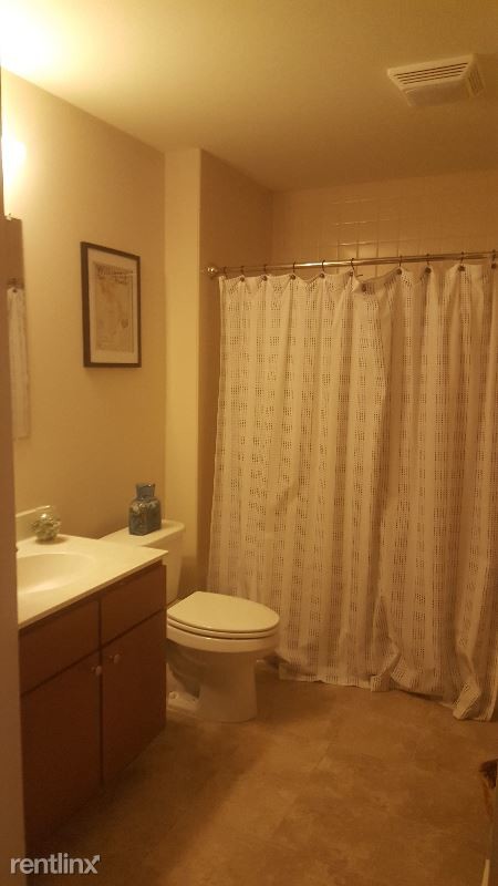 Building Photo - 216 S 16th St