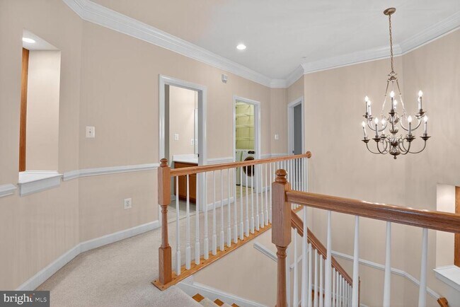 Building Photo - 6 Sharpstead Ln