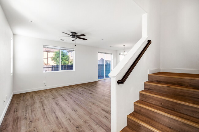 Building Photo - 30 Palma Harbour Pl