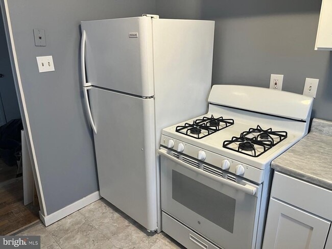 Building Photo - 1839 Powell St