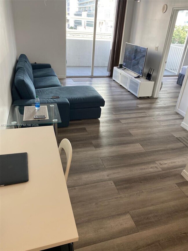 Building Photo - 115 SW 11th St