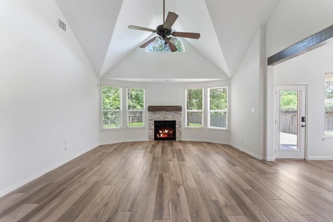 Building Photo - 2 Granite Path Pl