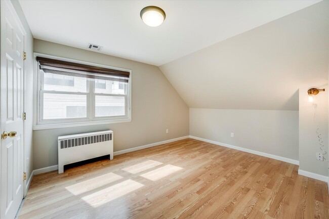 Building Photo - Entire House Rental