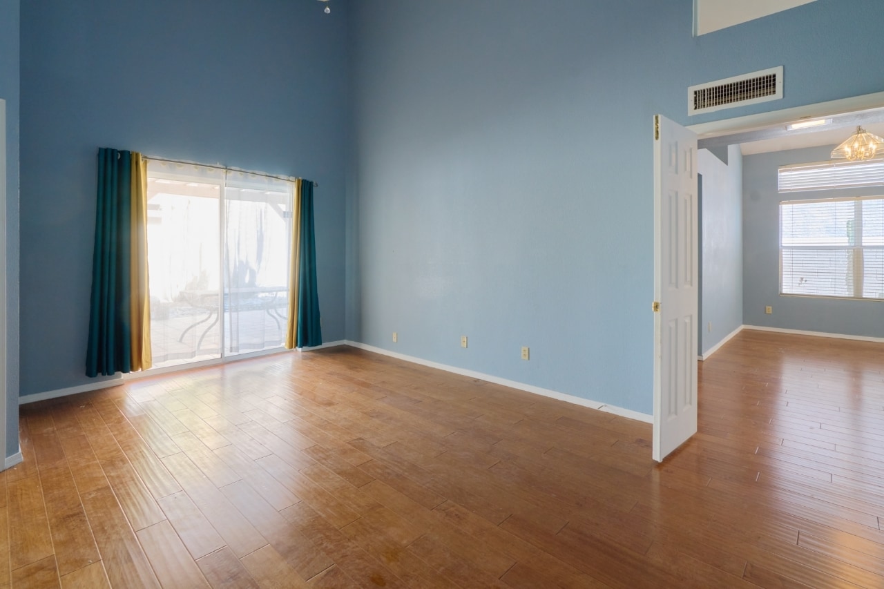 Building Photo - 1317 N Palmsprings Dr