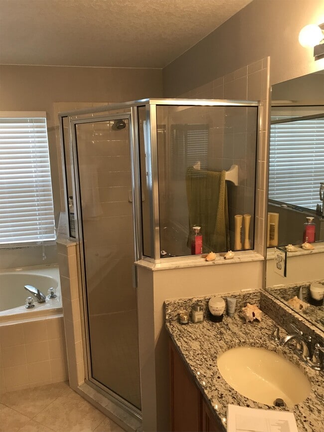 Building Photo - 2409 Serenity Bend