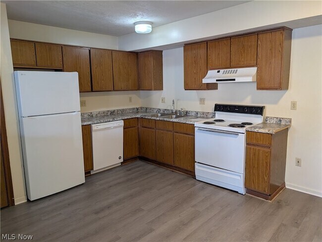 Building Photo - 1563 Whitehall Blvd