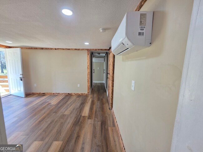 Building Photo - 1030 Dennis St