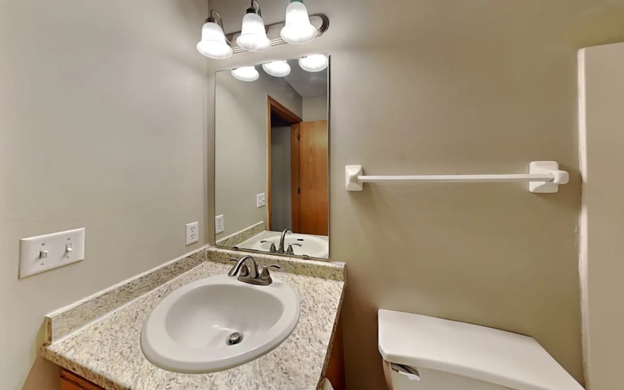 Building Photo - 10711 Unity Ln N