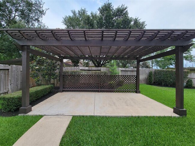 Building Photo - 21123 Amber Crossing Dr