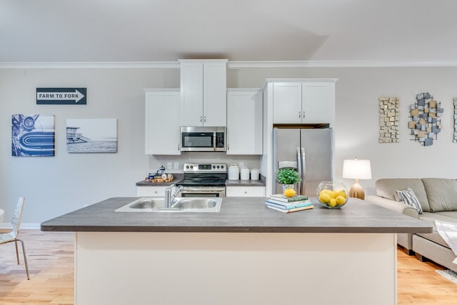 Building Photo - 53 Foal Ln