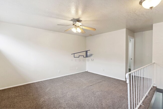 Building Photo - 281 Pheasantbrook Dr