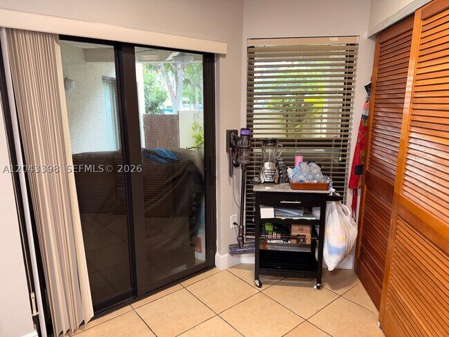 Building Photo - 9020 SW 125th Ave