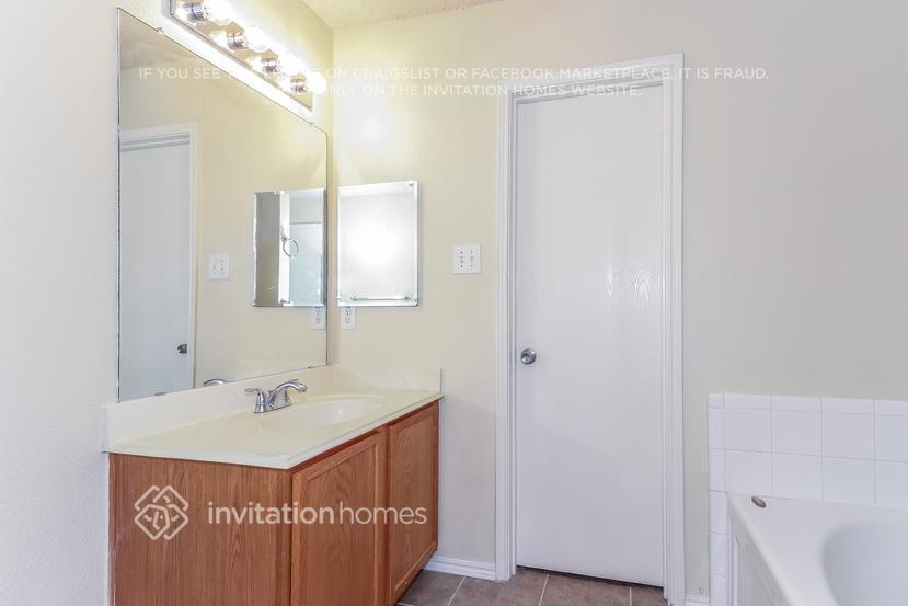 Building Photo - 4401 Centennial Ct