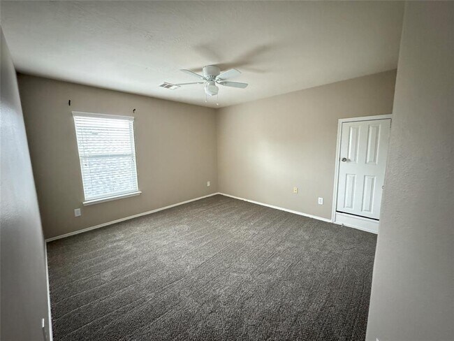 Building Photo - 5015 BridgeValley Ct