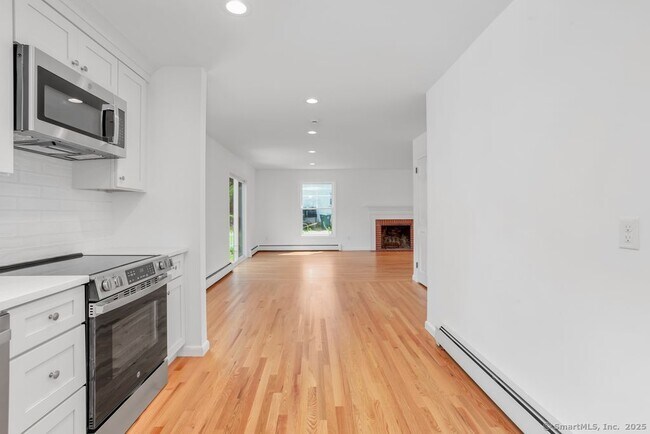 Building Photo - 214 Mixville Rd