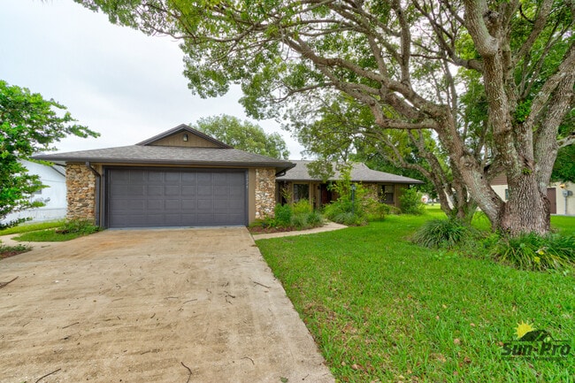 Primary Photo - 2025 Willow Oak Dr