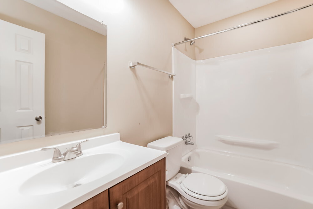Building Photo - 732 Charter Oak Dr