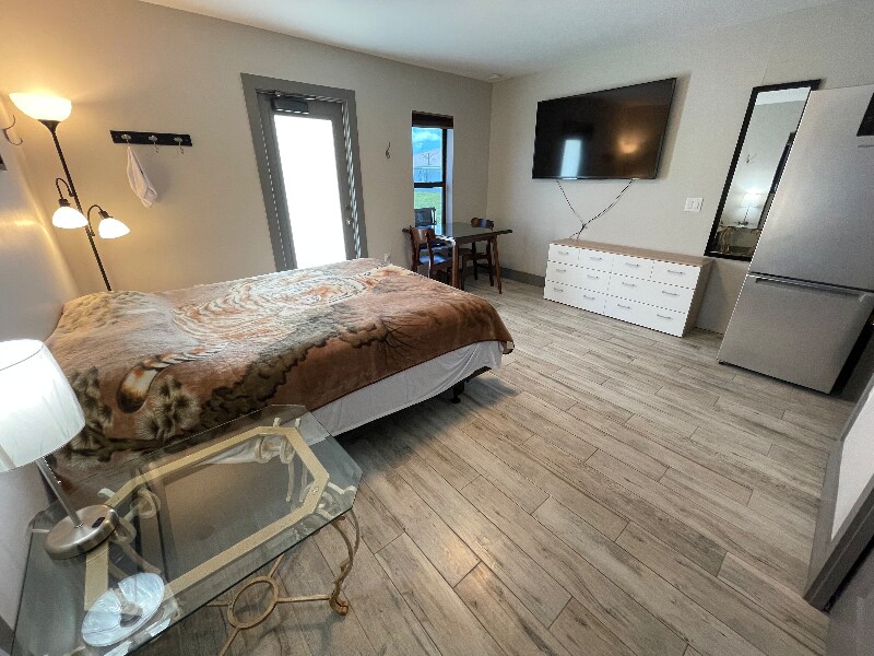 Building Photo - 2116 NE 8th Pl