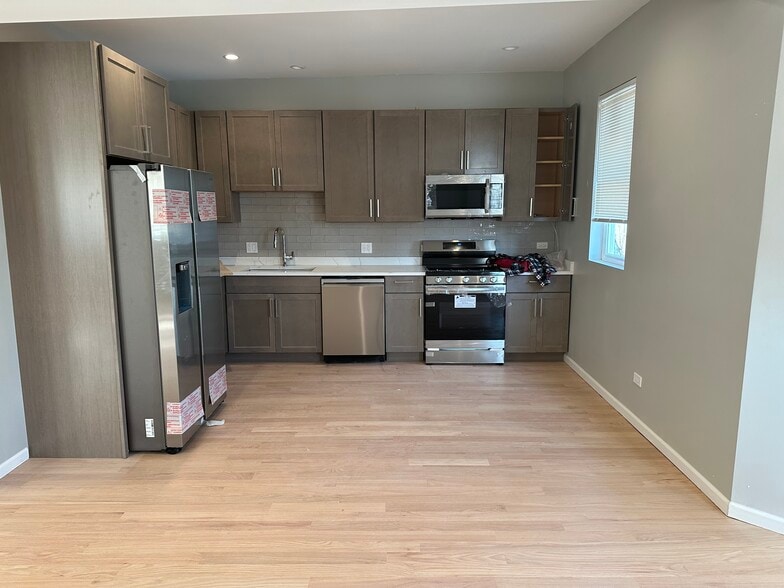 Building Photo - 3404 N Lavergne Ave