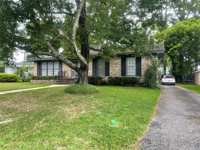 Building Photo - 2760 Brevard Dr