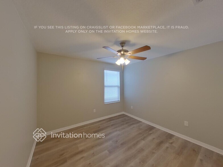 Building Photo - 10231 White Linen Ave
