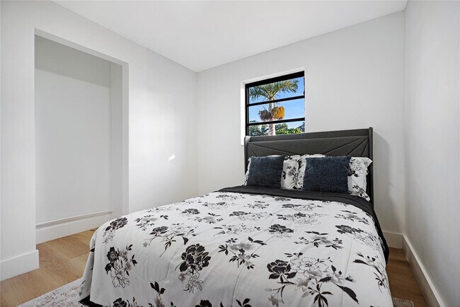 Building Photo - 3613 SW 1st St