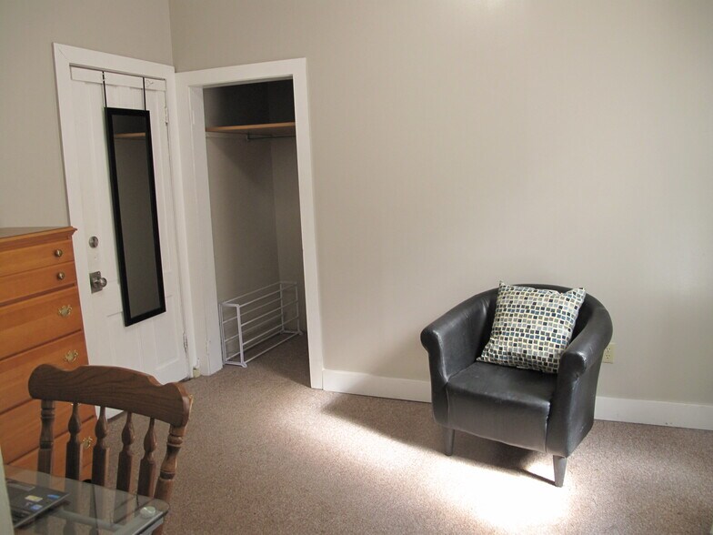 bed 2 - 405 Dryden Rd