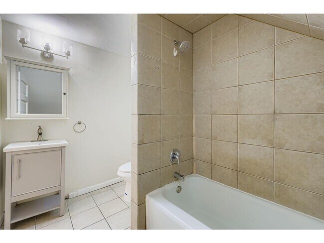 Building Photo - 2939 Russell Ave N