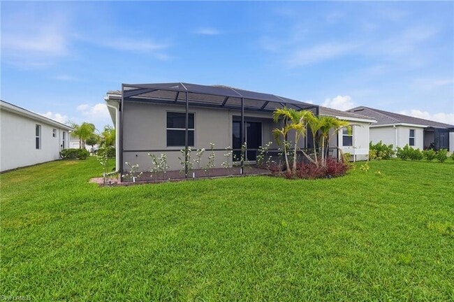 Building Photo - 2215 Dragonfruit Wy