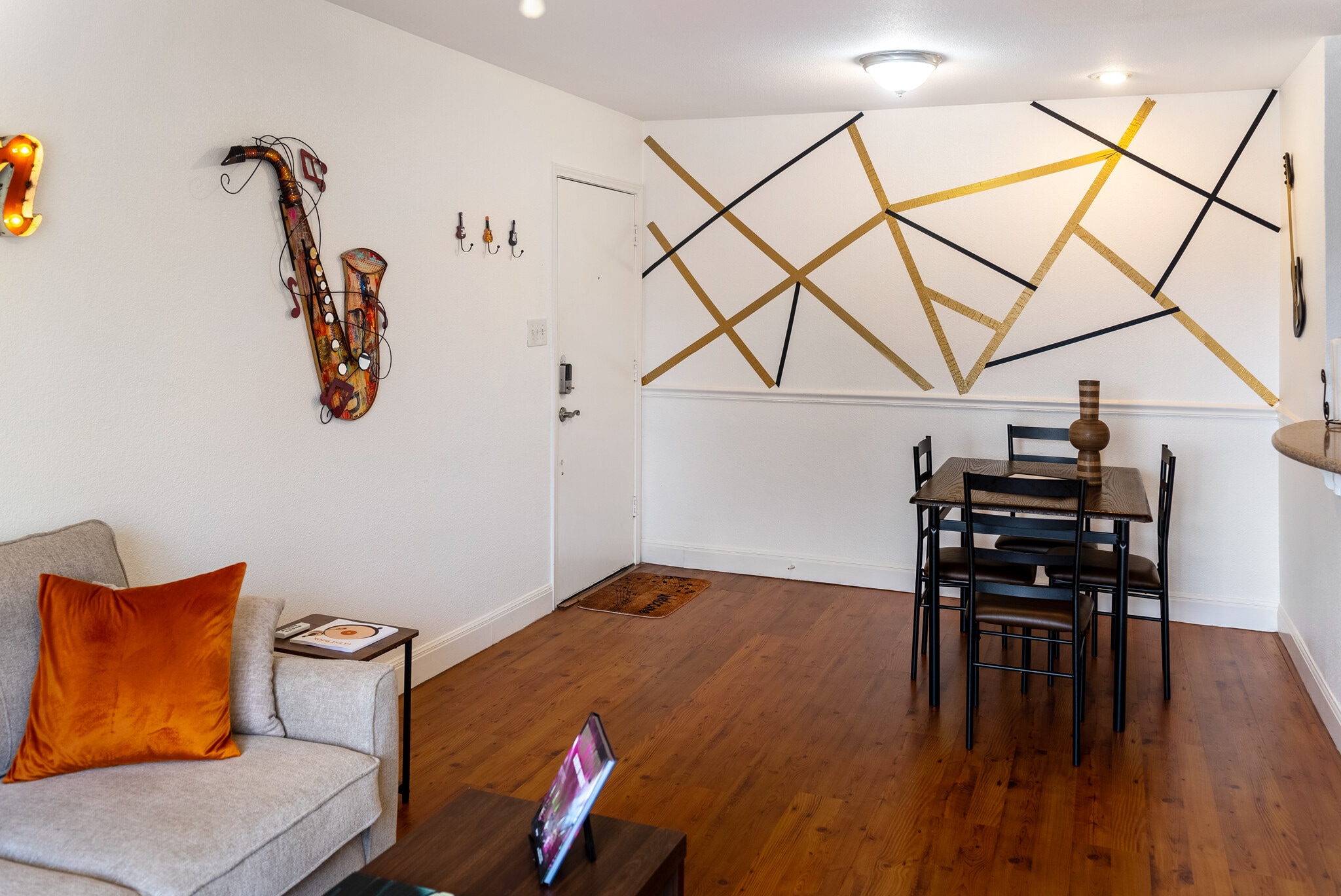 Building Photo - Room in Condo on Avenue A