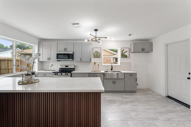 Building Photo - 11819 Ryewater Dr