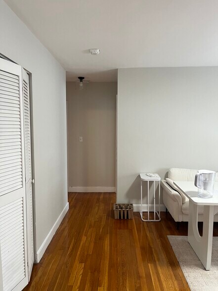 Building Photo - 69 Chiswick Rd