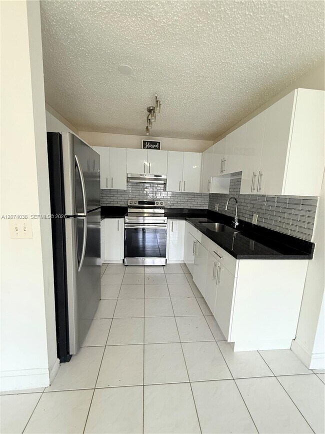 Building Photo - 7531 NW 44th Ct