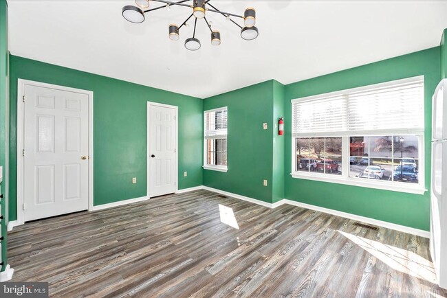 Building Photo - 7130 Oberlin Cir