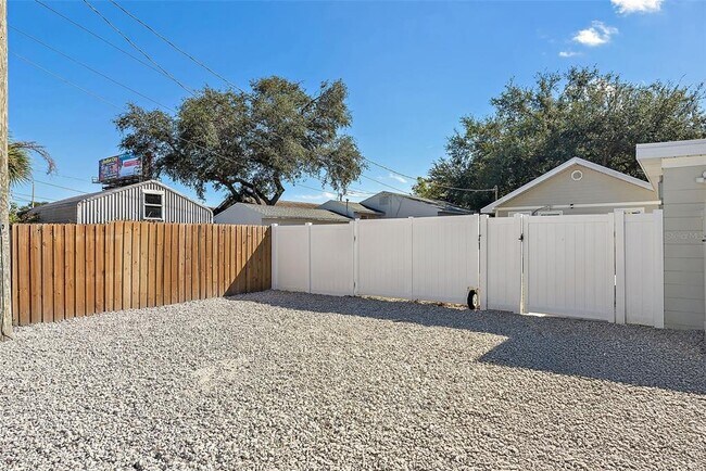 Building Photo - 3451 33rd Ave N