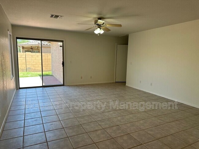 Building Photo - 1543 S Danielson Way