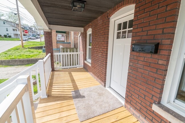 Building Photo - 1305 Cottage Ln