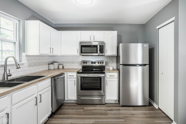 Building Photo - 13076 N Becks Grove Dr