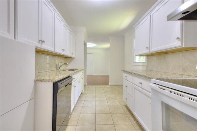 Building Photo - 3946 Green Oak Dr