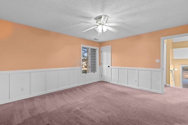Building Photo - New Bern! Water Front Community!
