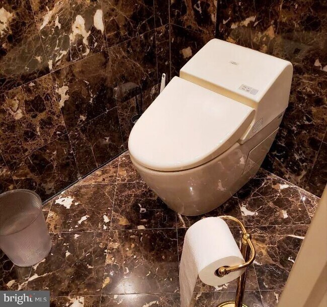 Building Photo - 1530 Key Blvd