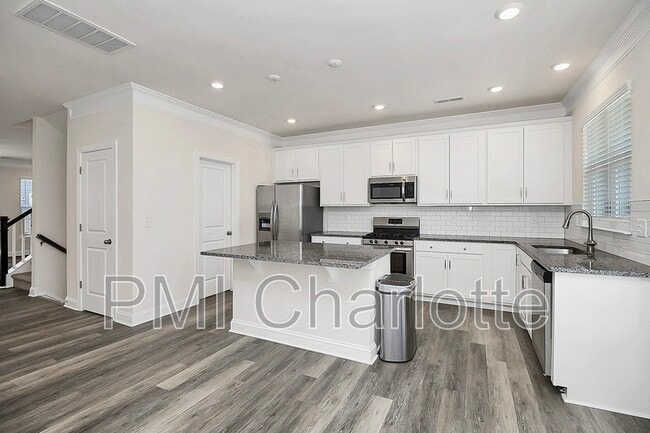 Building Photo - 10436 Glenmere Crk Cir