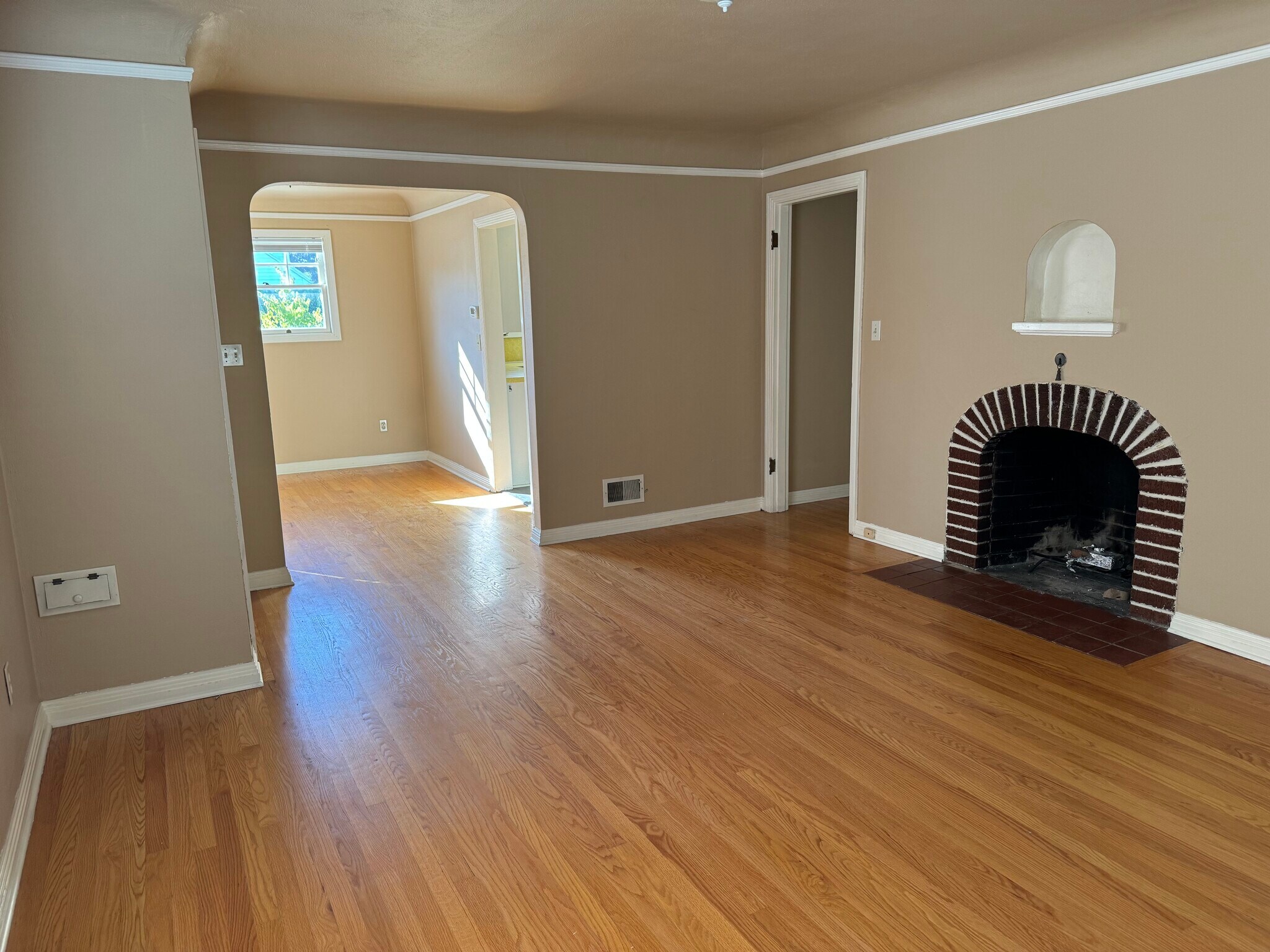 Building Photo - 7405 NE Prescott St