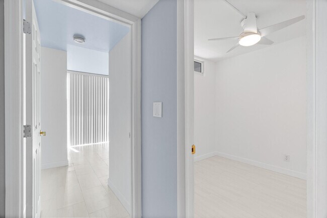 Building Photo - 3580 S Ocean Blvd