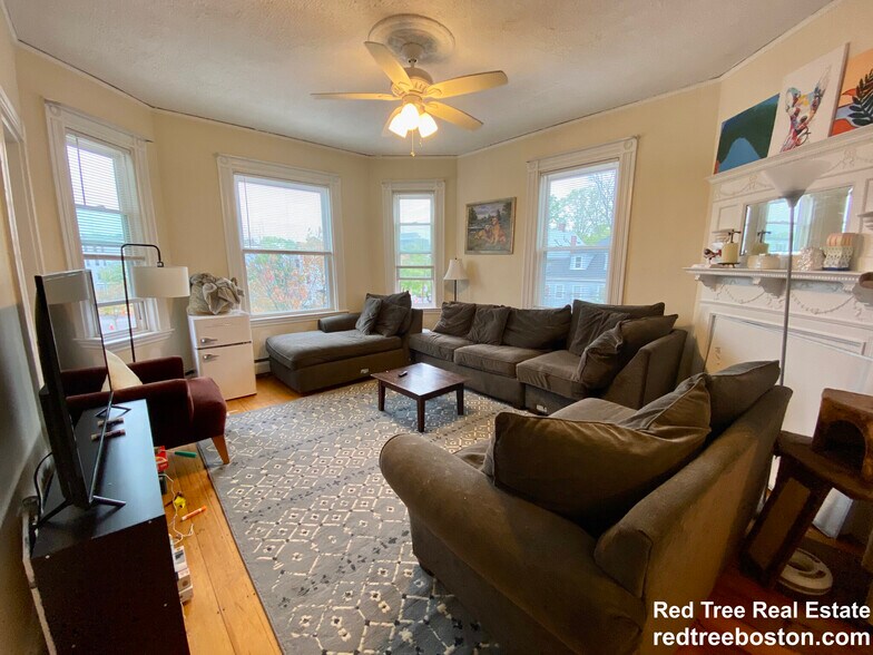 Building Photo - 31 Hurd Rd