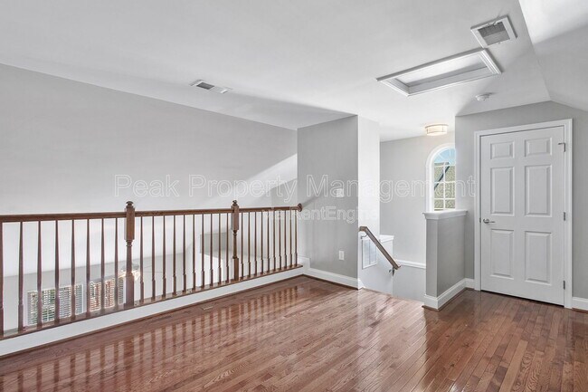 Building Photo - 3823 Maher Manor