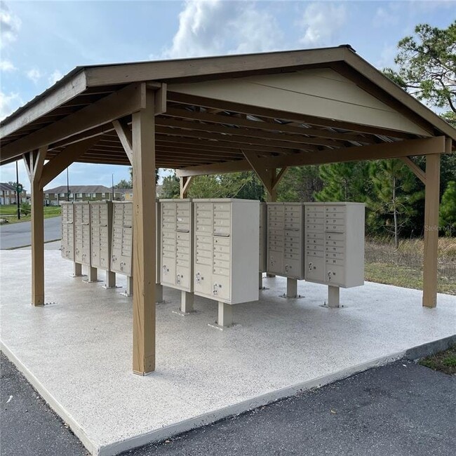 Building Photo - 501 Coconut Palm Way