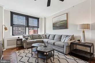 Building Photo - 1324 Locust St